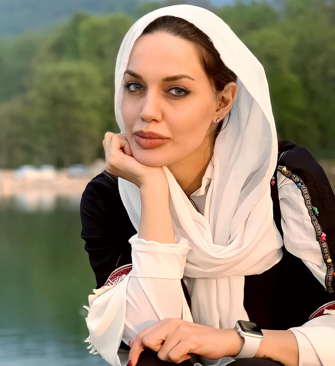 مریم قجر بازیگر اینستاگرام